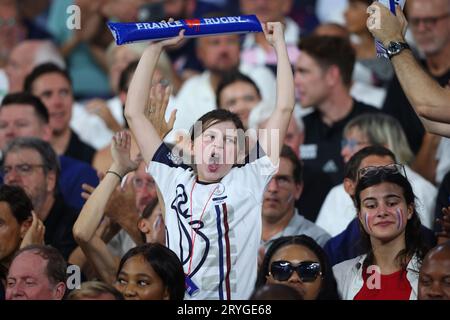 Paris, Frankreich. September 2023. Französische Fans während der Rugby-Weltmeisterschaft 2023 im Stade de France, Paris. Das Bild sollte lauten: Paul Thomas/Sportimage Credit: Sportimage Ltd/Alamy Live News Stockfoto