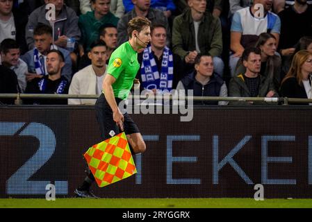 Doetinchem, Niederlande. September 2023 29. Stellvertretender Schiedsrichter Luc de Koning beim Keuken Kampioen Divisie-Spiel zwischen de Graafschap und Roda JC am 29. September 2023 in Doetinchem, Niederlande Credit: dpa/Alamy Live News Stockfoto