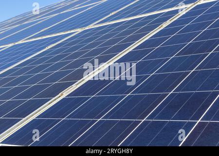 Abstrakte Hintergrundtextur von Solarpaneelen Stockfoto