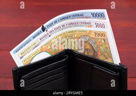 Alte Zentralafrikanische Staaten Geld - Franken in der schwarzen Brieftasche Stockfoto