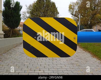 Barriere auf der Straße oder Straßensperre Stockfoto