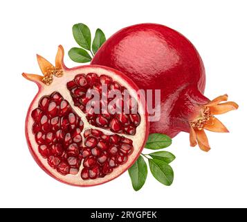Passionsfrucht/Maracuja isoliert auf weißem Hintergrund Stockfoto