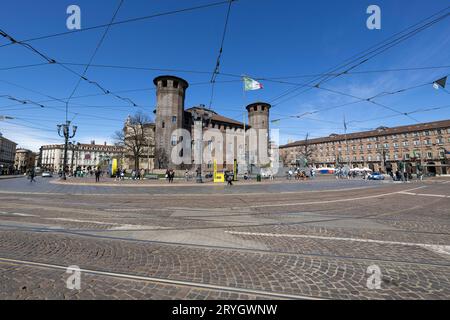 TURIN (TURIN), ITALIEN, 25. MÄRZ 2023 - das Schloss auf dem Castello-Platz, Stadtzentrum von Turin, Italien Stockfoto