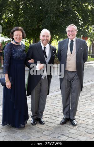 Beloeil, Belgien. Oktober 2023. Prinz Jean von Luxemburg, Erzherzog Rudolf von Habsbourg-Lothringen und seine Frau Erzherzogin Marie Helene von Österreich nehmen an der Hochzeit von Archiduc Alexander de Habsbourg-Lothringen und Gräfin Natacha Roumiantzoff-Pachkevitch in der Kirche St. Pierre von Beloeil am 29. September 2023 in Belgien Teil. Foto: David Niviere/ABACAPRESS.COM Abaca Press/Alamy Live News Stockfoto