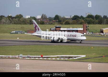 Katar Boeing 787-8 Dreamliner Landung am Flughafen Birmingham, UK (A7-BCF) Stockfoto