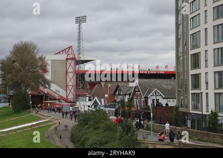 Ein allgemeiner Blick außerhalb des City Ground, Heimat von Nottingham Forest, vor dem Spiel Nottingham Forest vs Brentford in City Ground, Nottingham, Großbritannien, 1. Oktober 2023 (Foto: Mark Cosgrove/News Images) Stockfoto