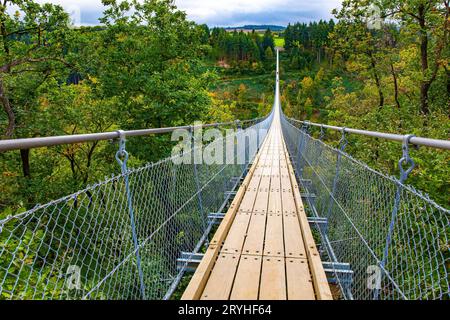 Geierlay ist eine Hängebrücke in Deutschland Stockfoto