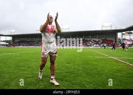 St. Helens, England - 30. September 2023 - Sione Mata'utia von St. Helens. Betfred Super League Play Off, St. Helens vs. Warrington Wolves im Totally Wicked Stadium, St. Helens, Großbritannien Stockfoto