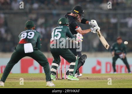 New Zealand Batter will Young Fledermäuse während des 3. ODI-Spiels von Bangladesch und Neuseeland in drei Spielreihen im Sher-e-Bangla National Cricket Stadium Stockfoto