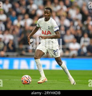 London, Großbritannien. September 2023 30. 30. September 2023 - Tottenham Hotspur gegen Liverpool - Premier League - Tottenham Hotspur Stadium Tottenham Hotspur ist Pape Matar Sarr während des Spiels gegen Liverpool. Picture Credit: Mark Pain/Alamy Live News Stockfoto