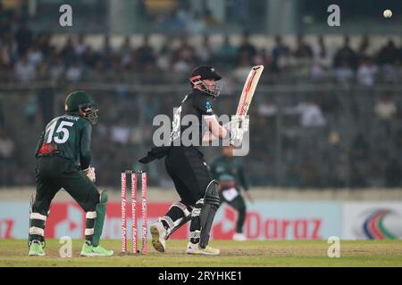 New Zealand Batter will Young Fledermäuse während des 3. ODI-Spiels von Bangladesch und Neuseeland in drei Spielreihen im Sher-e-Bangla National Cricket Stadium Stockfoto