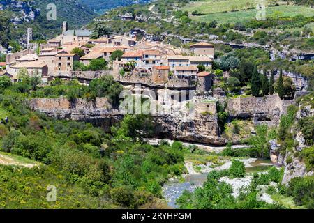 Minerve, ein hoch gelegenes Dorf und eines der schönsten Dörfer in Frankreich in den Schluchten von Cesse und Brian. Occitanie, Frankreich Stockfoto