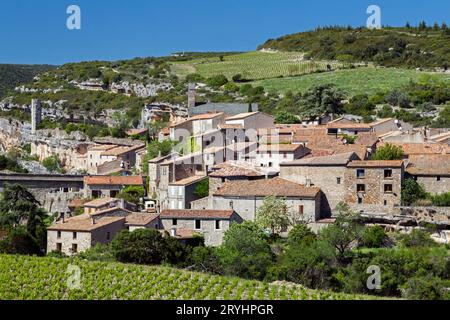 Minerve, ein hoch gelegenes Dorf und eines der schönsten Dörfer in Frankreich in den Schluchten von Cesse und Brian. Occitanie, Frankreich Stockfoto