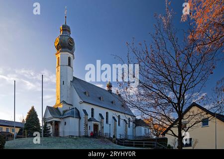 St. Nikolauskirche, Beckum, Balve, Sauerland, Nordrhein-Westfalen, Deutschland, Europa Stockfoto