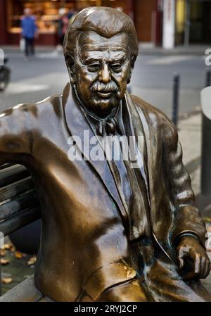 Willy Millowitsch-Denkmal auf dem Willy Millowitsch-Platz, Köln, Deutschland, Europa Stockfoto