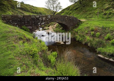 River Dane und Wasserfälle am Three Shires Head, dem Treffpunkt der Countys Cheshire, Derbyshire und Staffordshire, England, Großbritannien Stockfoto