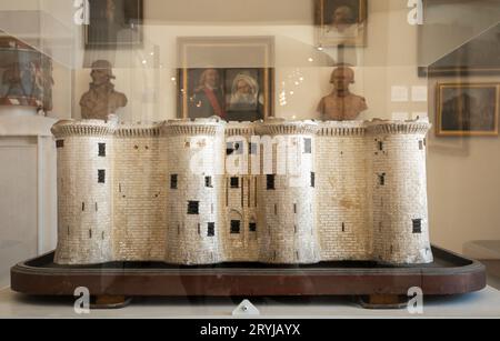 Ein Modell des ehemaligen Gefängnisses in Paris, das während der Französischen Revolution gestürmt wurde, ausgestellt im Museum der Französischen Revolution in Vizille, Isere, F Stockfoto