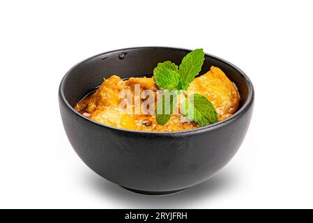 Blick aus einem hohen Winkel auf scharfes, köstliches hausgemachtes Hühnercurry. Stockfoto