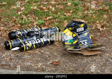 Schnellgaskannister auf einem Zaum-Weg, der auf Stickoxid, NOx, Missbrauch von Brentwood Essex hinweist Stockfoto