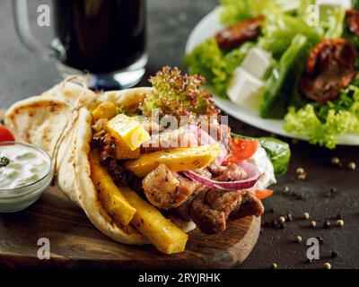 Griechische Fast-Food-Gyros Stockfoto