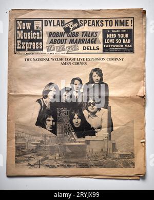 Ausgabe von NME New Musical Express Music Paper aus den 1960er Jahren mit Amen Corner auf der Titelseite Stockfoto