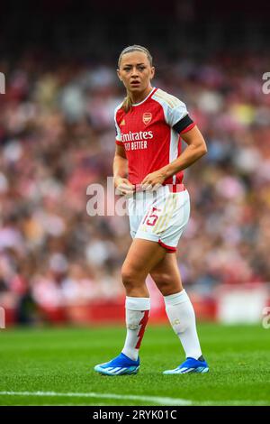 London am Sonntag, den 1. Oktober 2023. Katie McCabe (15 Arsenal) während des Barclays FA Women's Super League-Spiels zwischen Arsenal und Liverpool im Emirates Stadium, London am Sonntag, den 1. Oktober 2023. (Foto: Kevin Hodgson | MI News) Credit: MI News & Sport /Alamy Live News Stockfoto