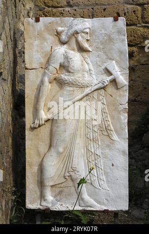 Bild von Gott Mars in den Felsen in Ercolano, Italien Stockfoto