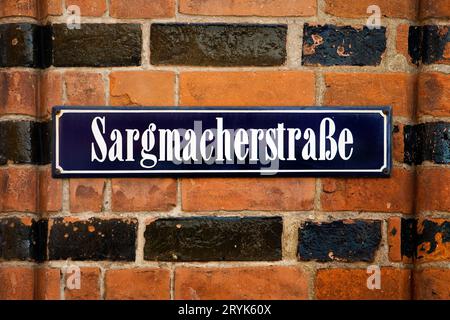 Straßenschild Sargmacherstraße, Hansestadt Wismar, Mecklenburg-Vorpommern, Deutschland, Europa Stockfoto