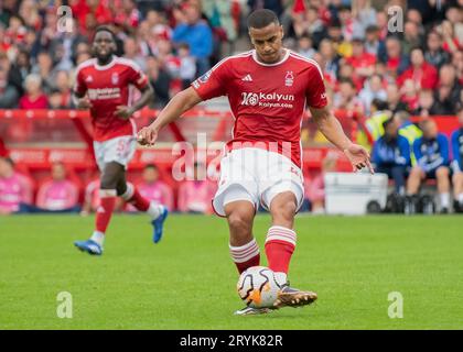 Nottingham, Großbritannien. Oktober 2023. Murillo (Nottingham Forrest) während des Premier-League-Spiels zwischen Nottingham Forest und Brentford am 1. Oktober 2023 auf dem City Ground in Nottingham, England. Foto von Mark Dunn. Nur redaktionelle Verwendung, Lizenz für kommerzielle Nutzung erforderlich. Keine Verwendung bei Wetten, Spielen oder Veröffentlichungen eines einzelnen Vereins/einer Liga/eines einzelnen Spielers. Credit: UK Sports Pics Ltd/Alamy Live News Stockfoto