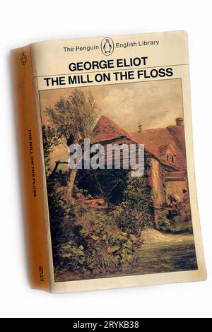 George Eliot – The Mill On The Floss. Bucheinband, Studioeinrichtung auf weißem Hintergrund Stockfoto