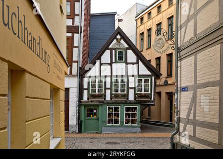 Kleines Fachwerkhaus aus dem Jahr 1698 in der Schweriner Altstadt, Mecklenburg-Vorpommern Stockfoto