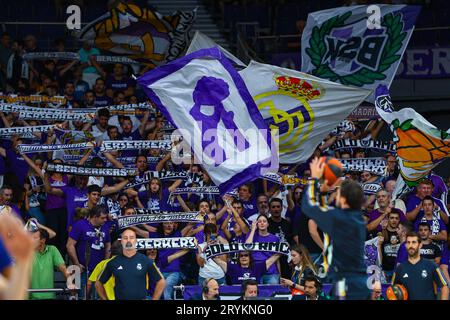 Madrid, Spanien. Oktober 2023. Oktober 2023; Wizink Center; Madrid; Spanien; Liga Endesa ACB; Real Madrid vs Barcelona; Berserkers Credit: CORDON PRESS/Alamy Live News Stockfoto