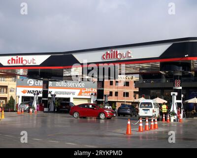 Kairo, Ägypten, 18. September 2023: Chillout Gas- und Ölstation, eine Tankstelle im neuen Kairo Ägypten mit Geschäften und Restaurants im Inneren der Station, Stockfoto