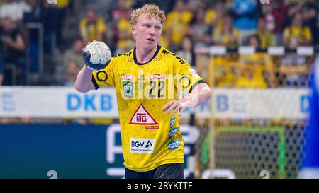 Mannheim, Deutschland. Oktober 2023. Gustav Davidsson (RNL, 22), am Ball, Einzelbild, Einzelfoto, Aktion, Aktion, 01.10.2023, Mannheim (Deutschland), Handball, Bundesliga, Rhein-Neckar Löwen - TVB Stuttgart Credit: dpa/Alamy Live News Stockfoto