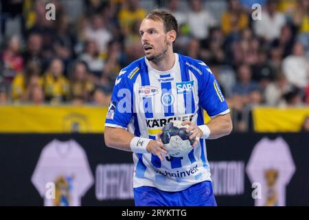 Mannheim, Deutschland. Oktober 2023. Kai Häfner (TVB, 34), am Ball, Einzelbild, Einzelfoto, Aktion, Aktion, 01.10.2023, Mannheim (Deutschland), Handball, Bundesliga, Rhein-Neckar Löwen - TVB Stuttgart Credit: dpa/Alamy Live News Stockfoto