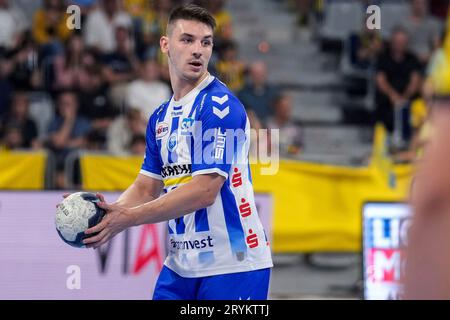 Mannheim, Deutschland. Oktober 2023. Egon Hanusz (TVB, 7), am Ball, Einzelbild, Einzelfoto, Aktion, Aktion, 01.10.2023, Mannheim (Deutschland), Handball, Bundesliga, Rhein-Neckar Löwen - TVB Stuttgart Credit: dpa/Alamy Live News Stockfoto