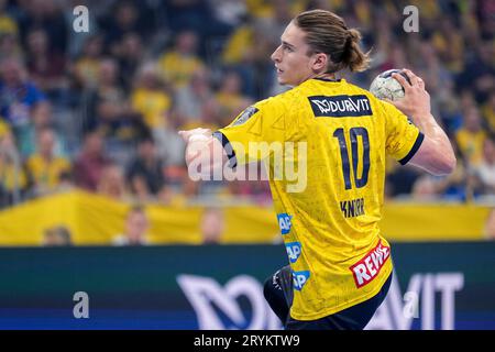 Mannheim, Deutschland. Oktober 2023. JURI Knorr (RNL, 10), am Ball, Einzelbild, Einzelfoto, Aktion, Aktion, 01.10.2023, Mannheim (Deutschland), Handball, Bundesliga, Rhein-Neckar Löwen - TVB Stuttgart Credit: dpa/Alamy Live News Stockfoto