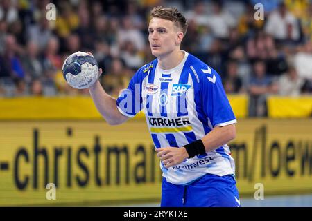 Mannheim, Deutschland. Oktober 2023. Max Häfner (TVB, 3), am Ball, Einzelbild, Einzelfoto, Aktion, Aktion, 01.10.2023, Mannheim (Deutschland), Handball, Bundesliga, Rhein-Neckar Löwen - TVB Stuttgart Credit: dpa/Alamy Live News Stockfoto