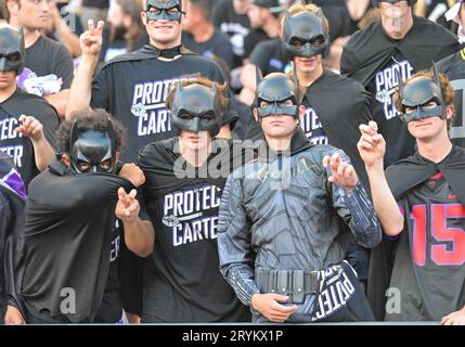 Fort Worth, Texas, USA. September 2023 30. TCU Horned Frogs Fans vor dem NCAA Football Spiel zwischen den West Virginia Mountaineers und TCU Horned Frogs im Amon G. Carter Stadium in Fort Worth, Texas. Matthew Lynch/CSM/Alamy Live News Stockfoto