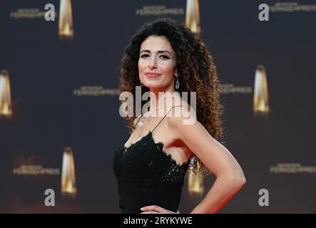 Moderatorin Marwa Eldessouky kommt zur Gala und Verleihung des Deutschen Fernsehpreises in Köln. *** Moderatorin Marwa Eldessouky trifft bei der Gala und Zeremonie des Deutschen Fernsehpreises in Köln ein Stockfoto