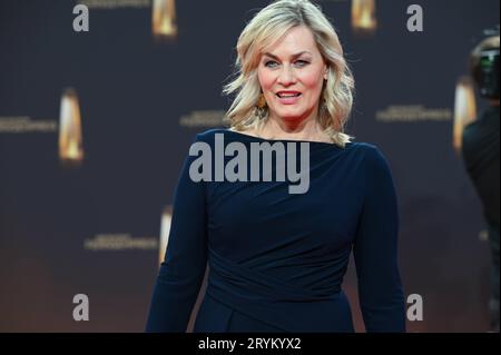 Schauspielerin Gesine Cukrowski kommt zur Gala und Verleihung des Deutschen Fernsehpreises in Köln. *** Schauspielerin Gesine Cukrowski kommt zur Gala und Preisverleihung des Deutschen Fernsehpreises in Köln Credit: Imago/Alamy Live News Stockfoto