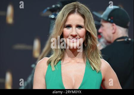 Moderatorin Mareile Höppner kommt zur Gala und Verleihung des Deutschen Fernsehpreises in Köln. *** Presenter Mareile Höppner kommt zur Gala und Preisverleihung des Deutschen Fernsehpreises in Köln Credit: Imago/Alamy Live News Stockfoto