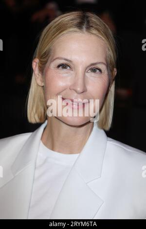 Kelly Rutherford nimmt an der „Le Défilé L'Oréal Paris - Walk Your Worth“-Show im Rahmen der Pariser Fashion Week am 1. Oktober 2023 im Eiffelturm in Paris, Frankreich, Teil. Foto von Jerome Dominé/ABACAPRESS.COM Credit: Abaca Press/Alamy Live News Stockfoto