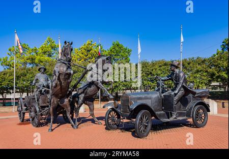 Oklahoma, 25. September 2023 - sonniger Blick auf die Cyrus Avery Centennial Plaza Stockfoto