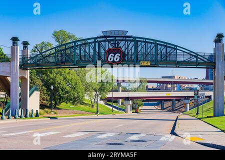 Oklahoma, 25. September 2023 - sonniger Blick auf die Cyrus Avery Centennial Plaza Stockfoto
