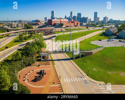 Sonniger Blick auf das Cyrus Avery Centennial Plaza in Oklahoma Stockfoto
