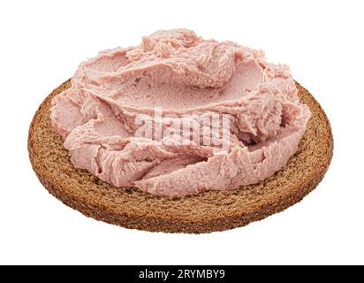 Brotscheibe mit Leberpastete isoliert auf weißem Hintergrund Stockfoto