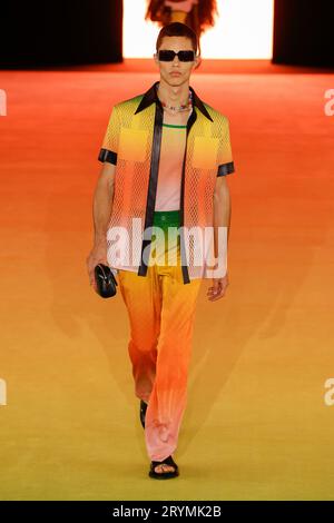 Paris, Frankreich. Oktober 2023. CASABLANCA Frühjahr/Sommer 2024 Laufsteg während Paris Fashion Week - Paris; Frankreich 01/10/2023 Credit: dpa/Alamy Live News Stockfoto