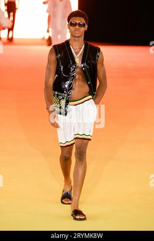 Paris, Frankreich. Oktober 2023. CASABLANCA Frühjahr/Sommer 2024 Laufsteg während Paris Fashion Week - Paris; Frankreich 01/10/2023 Credit: dpa/Alamy Live News Stockfoto