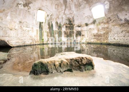 Quecksilbertempel in den Bädern von Baia Stockfoto